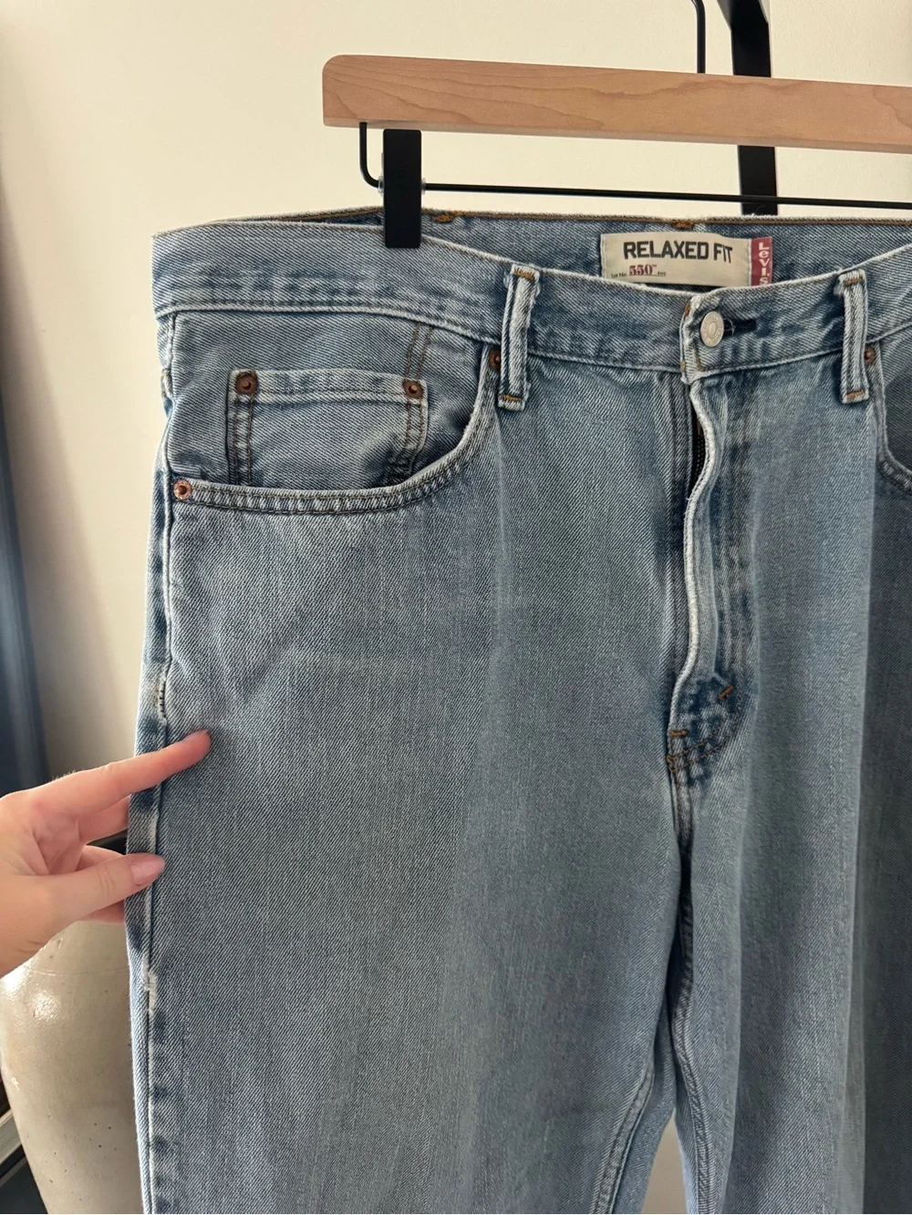 Levi's Women’s/Men's Light Blue Relaxed Straight Jeans